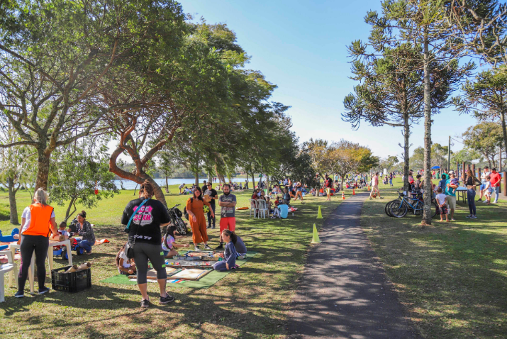 O forte aquecimento na tarde de domingo, com temperaturas podendo chegar aos 40°C, antecede a aproximação de uma frente fria.