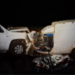 O acidente ocorreu após um Fiat Fiorino invadir a pista contrária e colidir de frente com outro veículo.